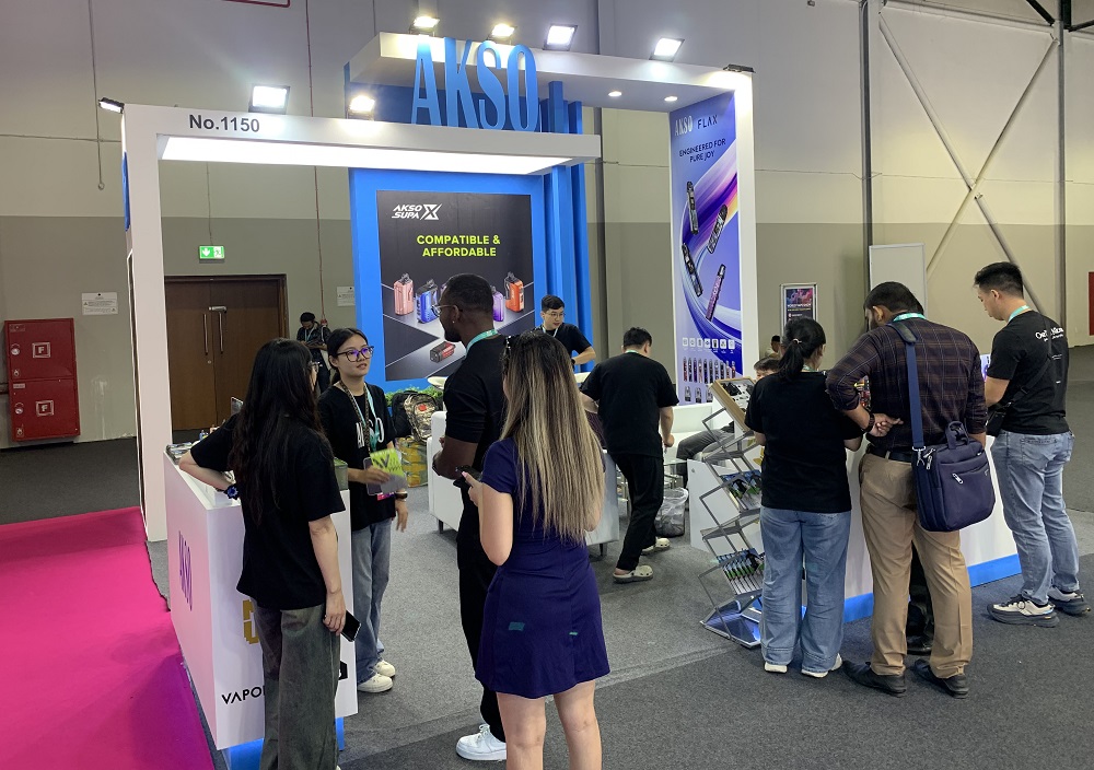 معرض أكسو العالمي للسجائر الإلكترونية-1